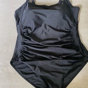 2. Black xxl/ xxxl bathing suit